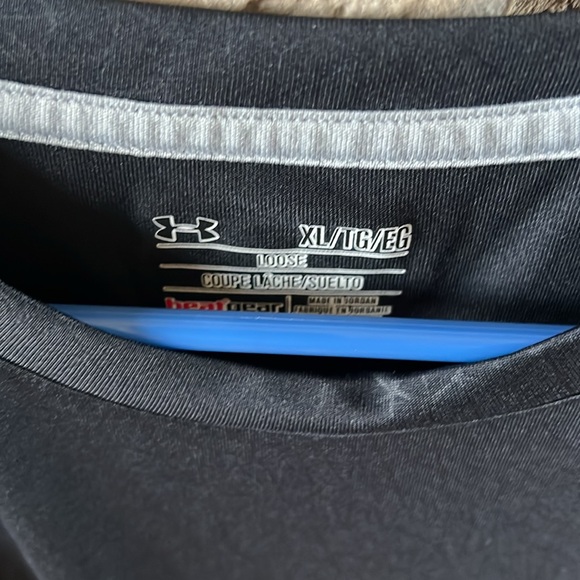 Under Armour loose fir dry tech short sleeve XL - Picture 2 of 3